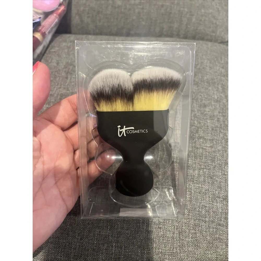 IT Cosmetics Hello Cheekbones Bronzer & Highlighter Duo with Contour Brush